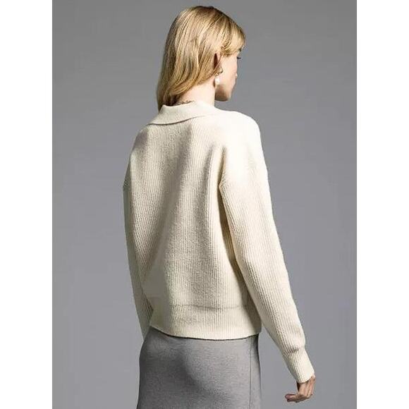 WEEKEND LOS ANGELES Women's Notched Collar Sweater Size S In Cream - Picture 3 of 12